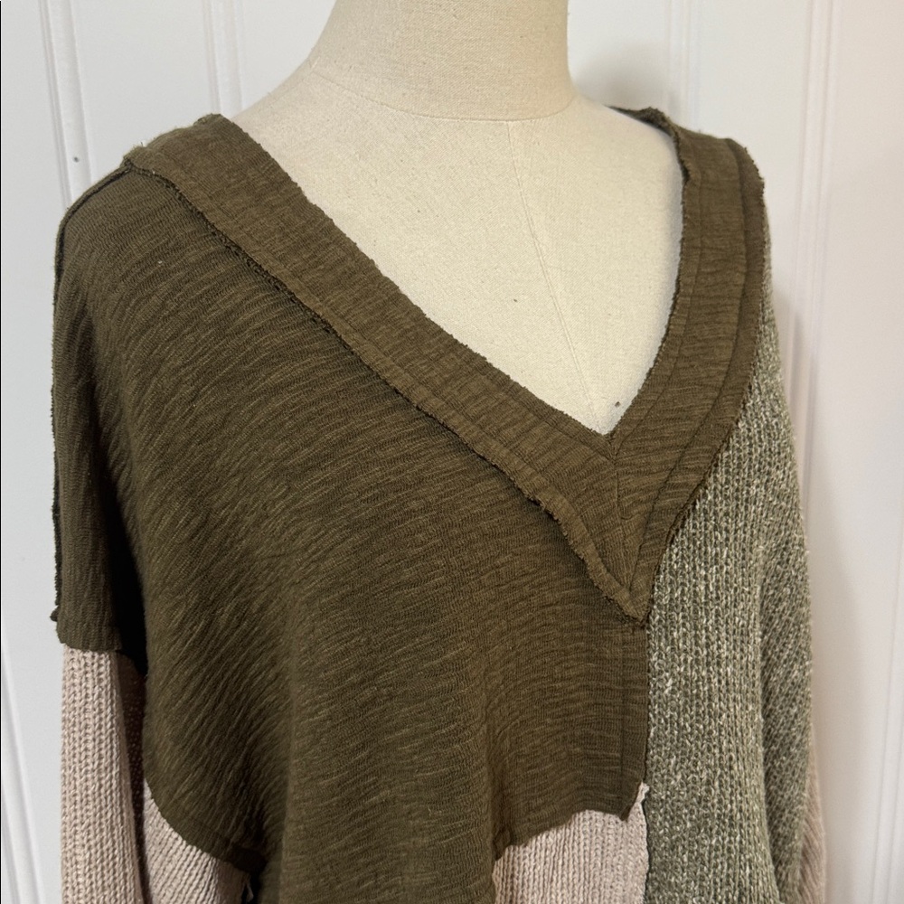 POL Olive and Beige V-Neck Sweater - Picture 6 of 9